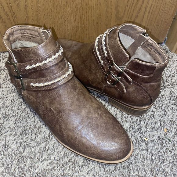 BEAST FASHION Buckle Zip Detail Women’s Ankle Boots, Size 8.5 - Picture 13 of 15